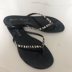 White House Black Market thong sandals